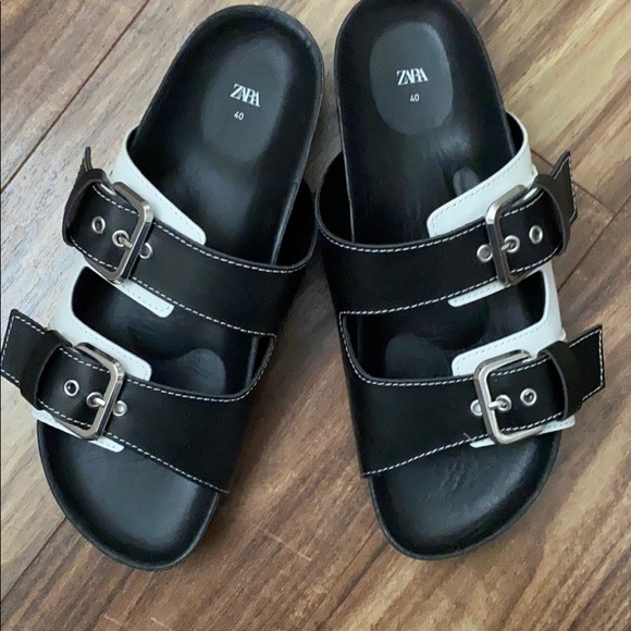 Big buckle black and white sandals - Picture 2 of 3
